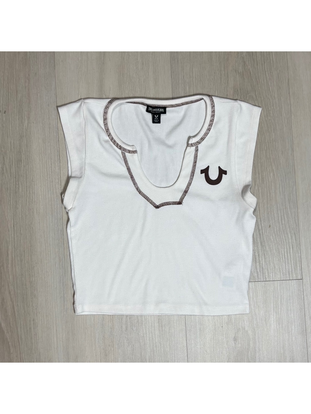 True Religion Notched Neck Ribbed Crop Top Womens M White Y2K Horseshoe Logo